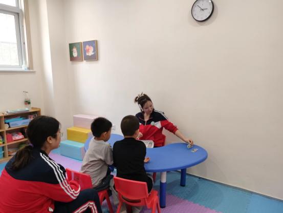 剪刀腿肌张力过高是脑瘫吗,肌张力过高与脑瘫的区别