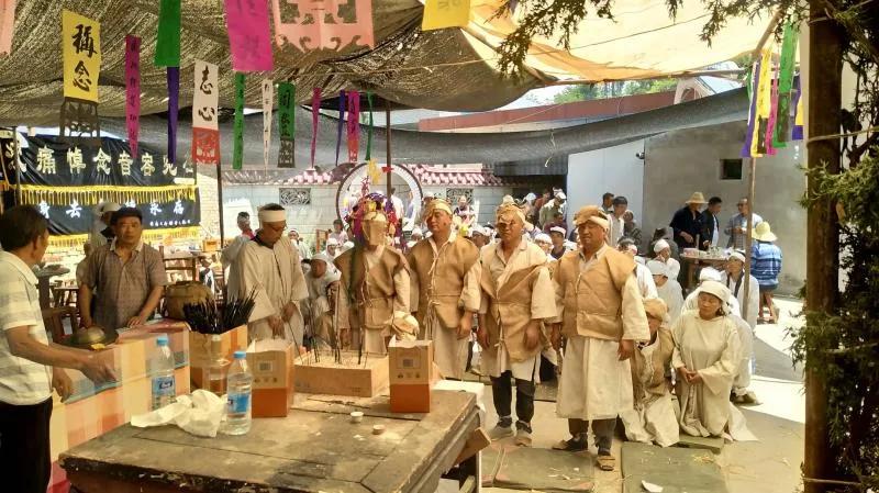 关中戴孝一般有什么讲究,民俗文化的含义