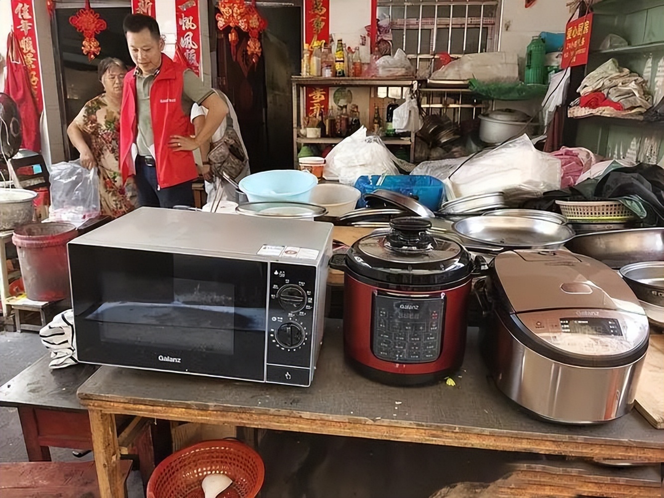 南昌夫妇开餐馆只收一元,夫妻开菜店每天亏本100块