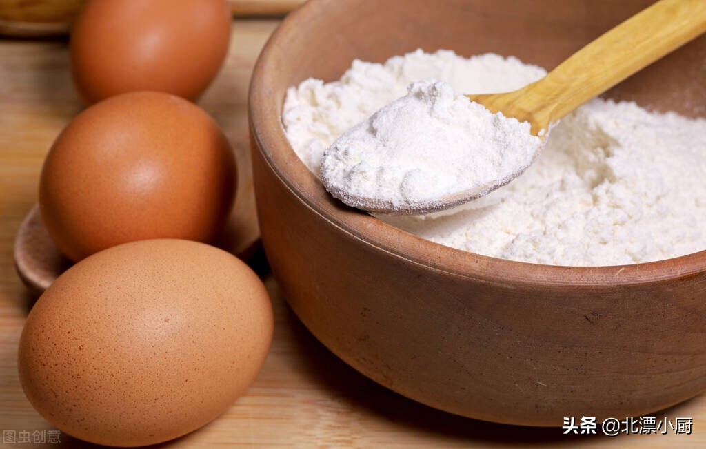 自制油条的简单做法晚上和面,自制小油条简单做法用什么水和面