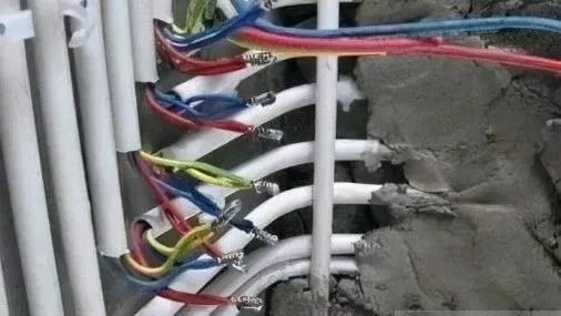 墙壁线路漏电跳闸怎么处理,自己家里电线漏电电费怎么处理