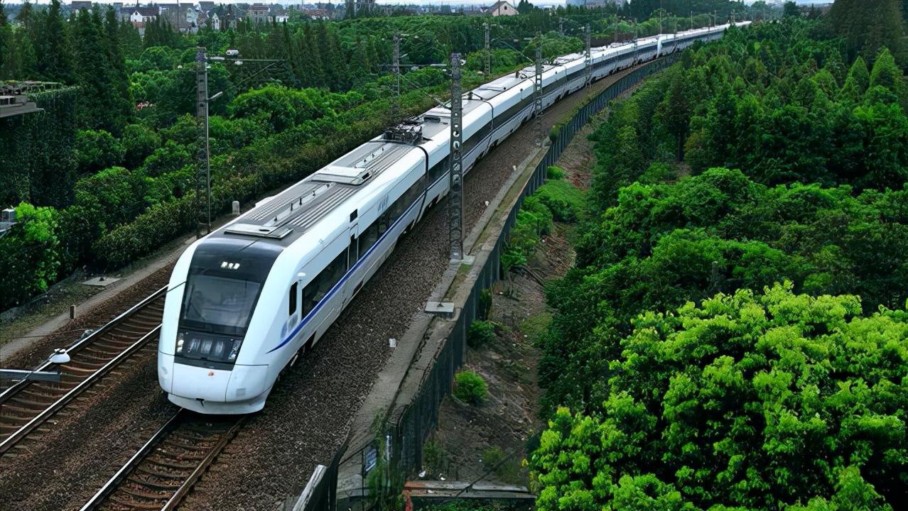 d开头的动车和g的区别,d开头与g开头的动车有什么区别