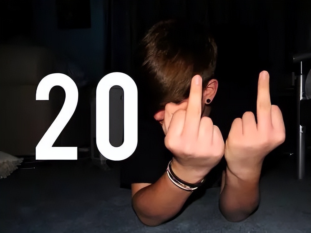 爱上个穷困潦倒的男人怎么办,爱上情商低的男生怎么办