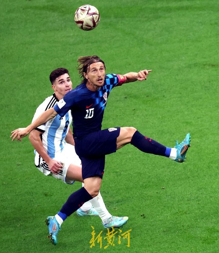 战吗战啊这首歌的名字叫什么,阿根廷vs克罗地亚开幕式孤勇者