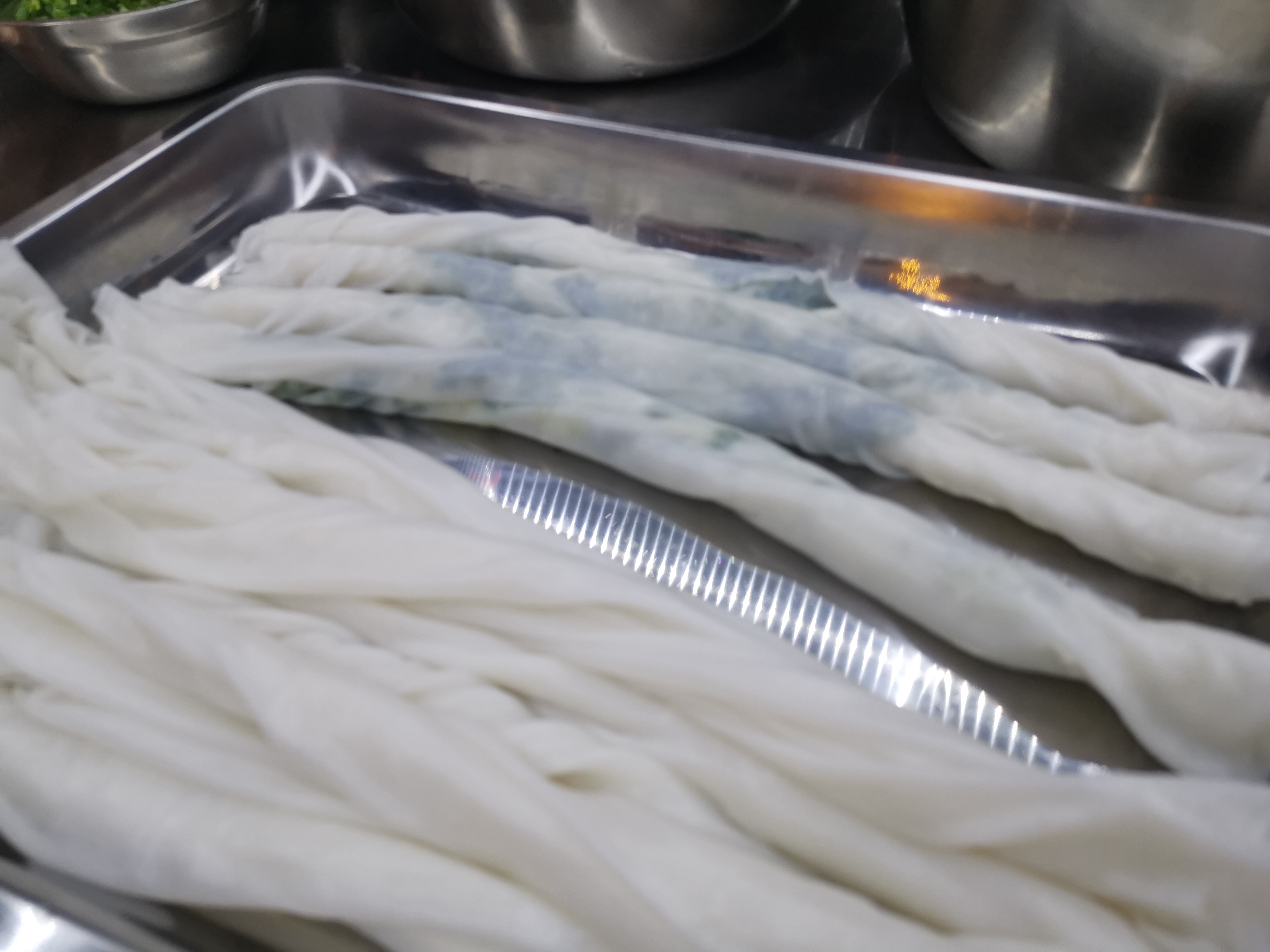 「点亮夜经济」三兄弟做“冷粉”摊生意,开启在南宁谋生的奋斗之路