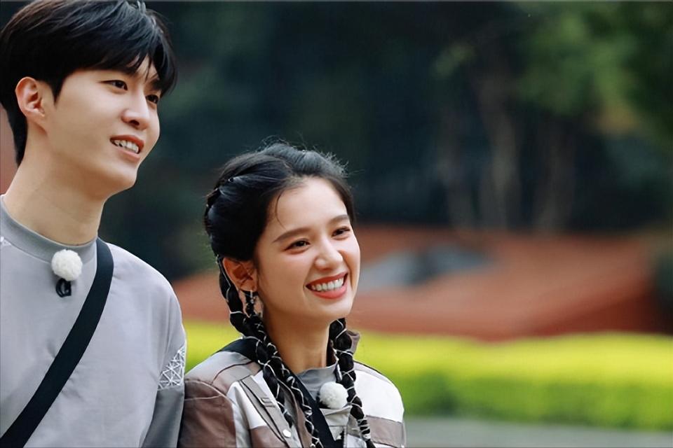 送女友石头、搞性别歧视，当众开黄腔，老实人李晨真没那么老实！