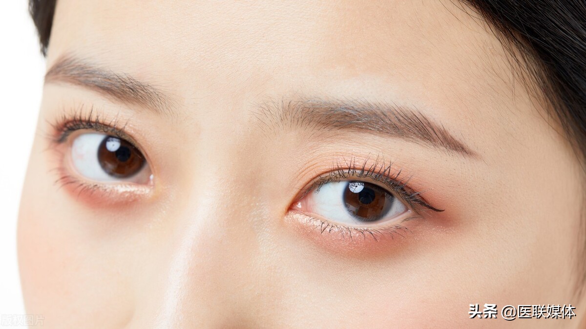 睡眠不足引起的眼袋浮肿怎么缓解,眼睛经常浮肿是怎么回事