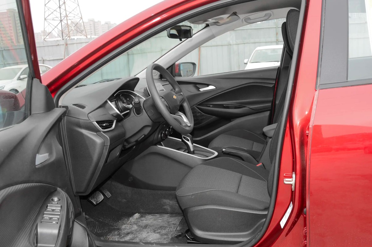 雪佛兰科沃兹2018款顶配多少钱,雪佛兰科沃兹是最便宜的合资车