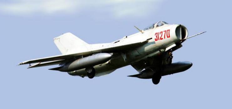 购买中国战斗机不给钱，中国七次*债追**都没还，到现在不了了之？