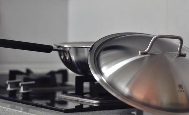 304不锈钢炒锅家用德国炒菜不粘锅,铁锅搪瓷锅不粘锅哪个好