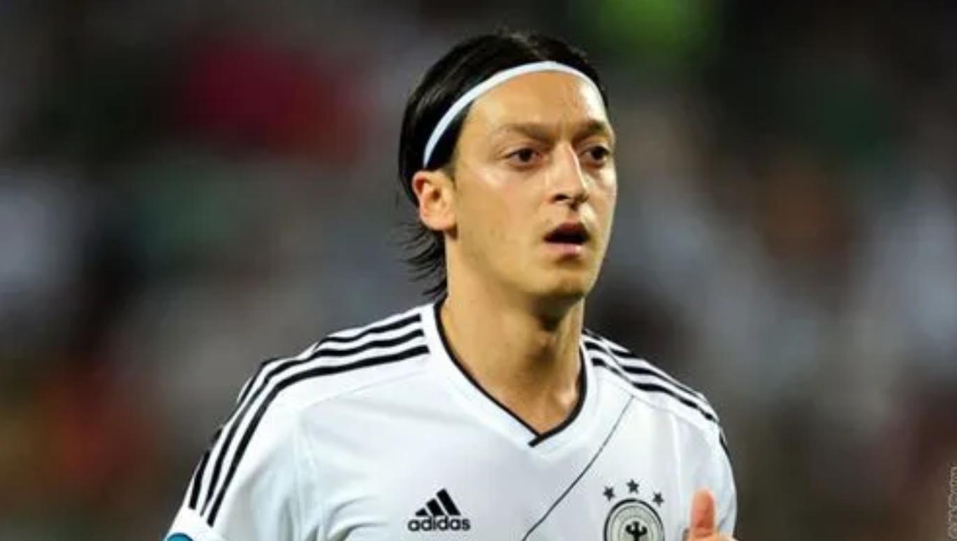 德国足球黄金十年后，为何会有明显衰退？