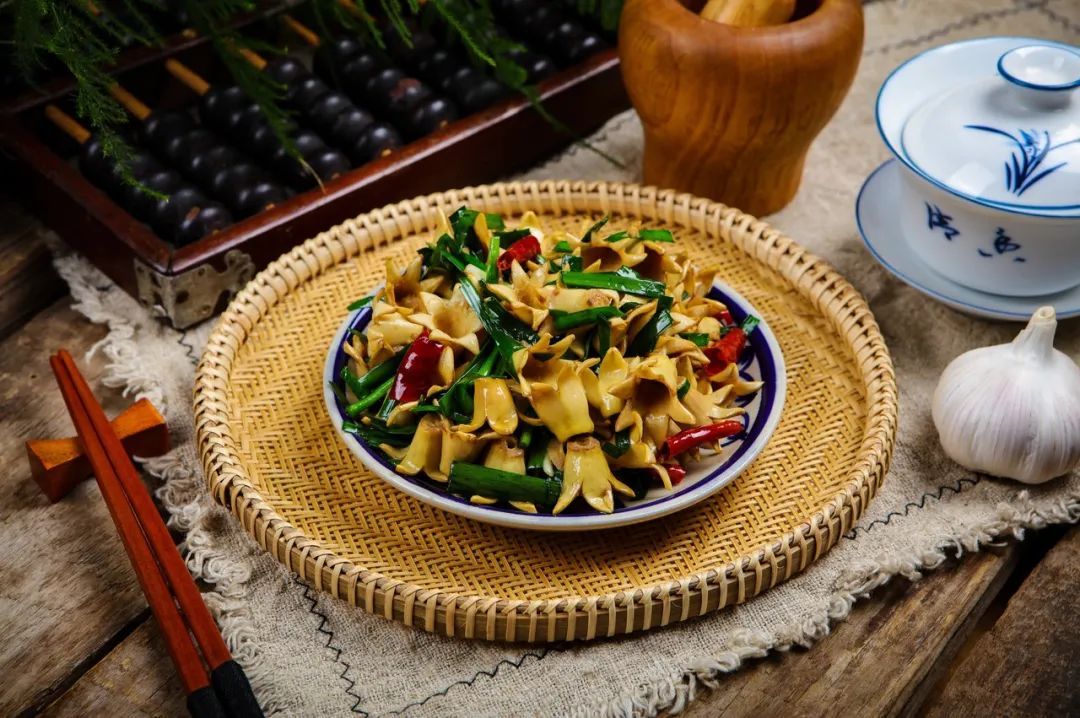 春天来了，“痴花”的您，来彩云之南做个“花吃”吧