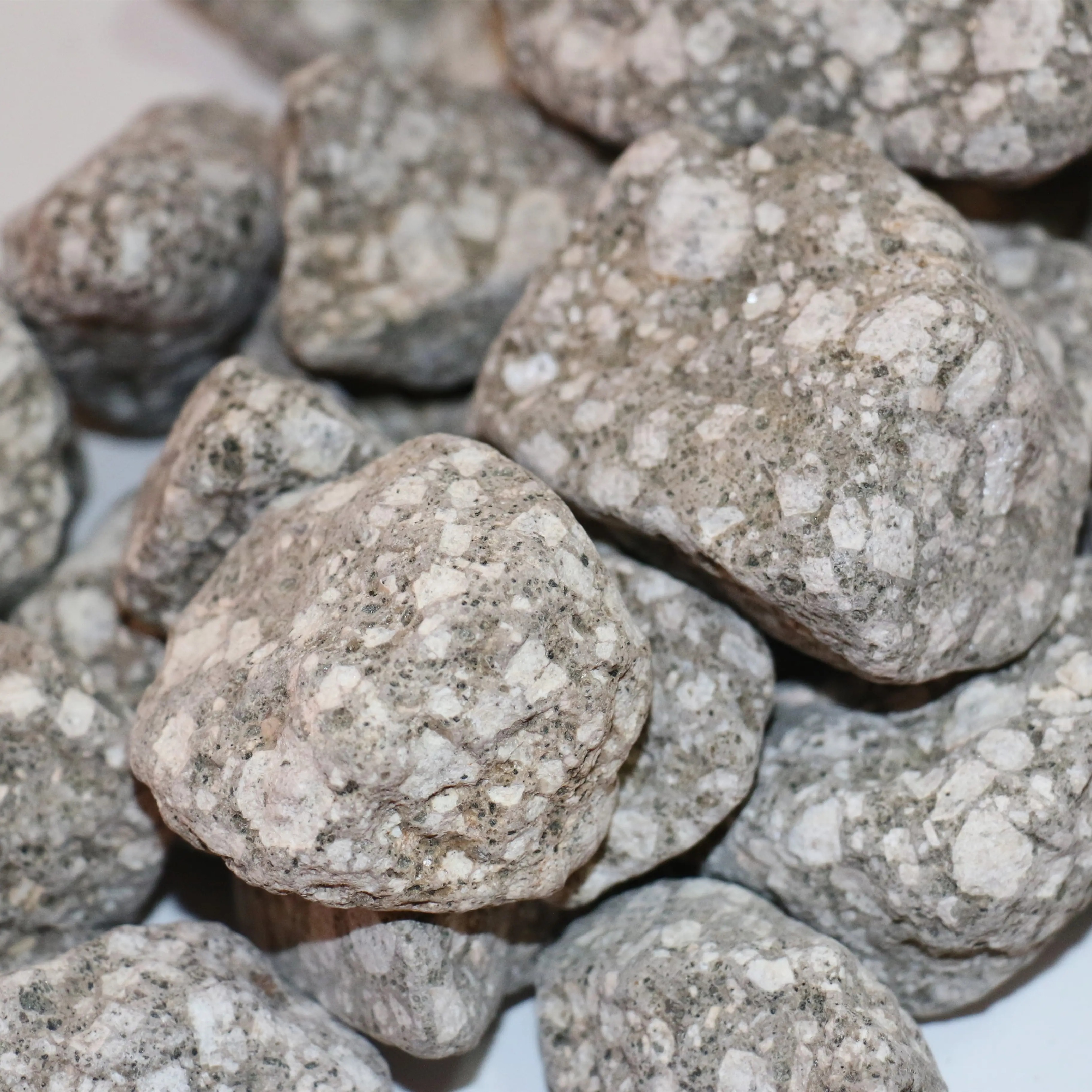 真正的纯麦饭石不粘锅是麦饭石吗,麦饭石不粘锅有哪些缺点和好处