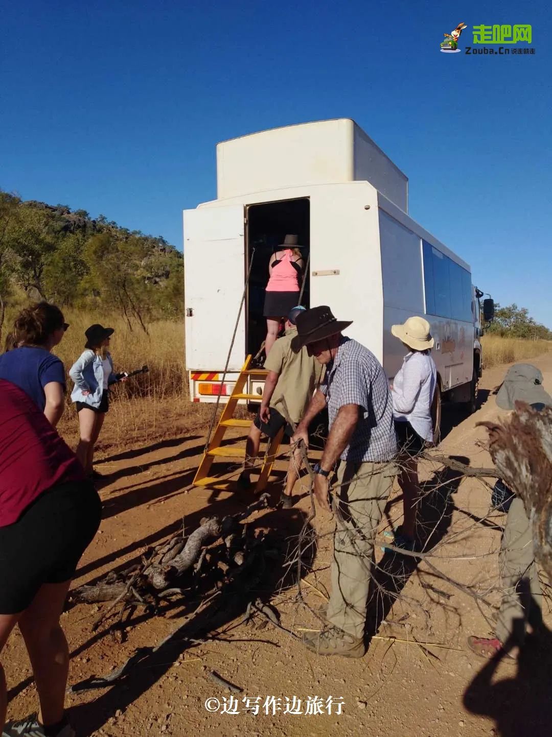 24岁女孩旅行50个国家,去外国边打工边旅行