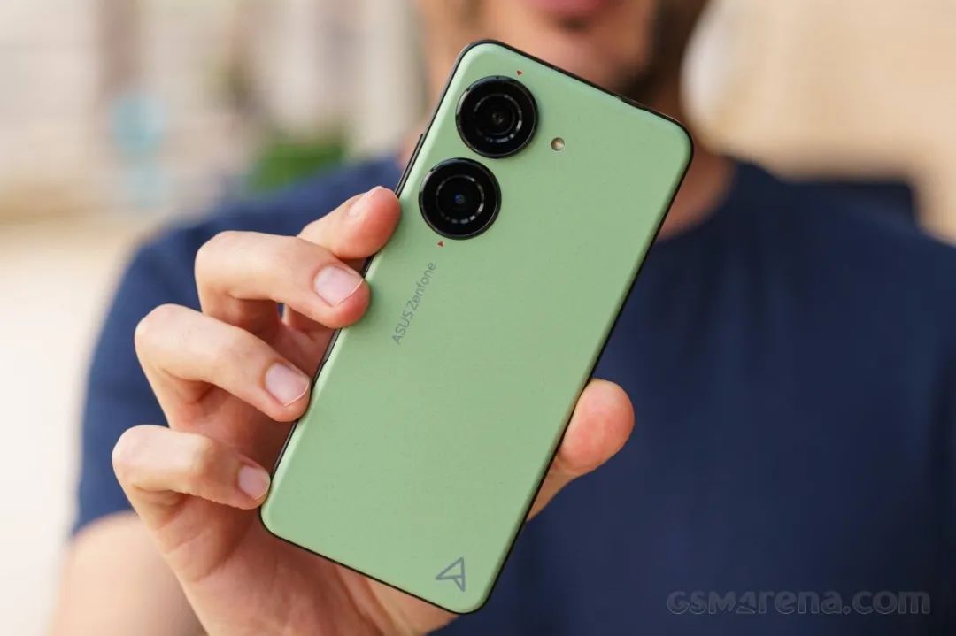 华硕类似于平板的手机,华硕和索尼哪个手机系统难用