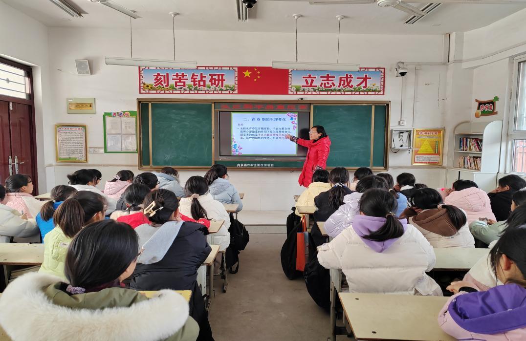 自律自知自省自信自尊自爱,初中的女生应该自知自律自爱