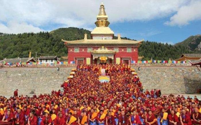 故事：假活佛王兴夫：敛财2亿，行骗数名女弟子，夜住五星级酒店