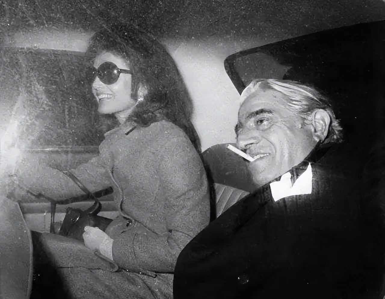 肯尼迪总统被*杀暗**后39岁的妻子为什么会改嫁给62岁的希腊富翁