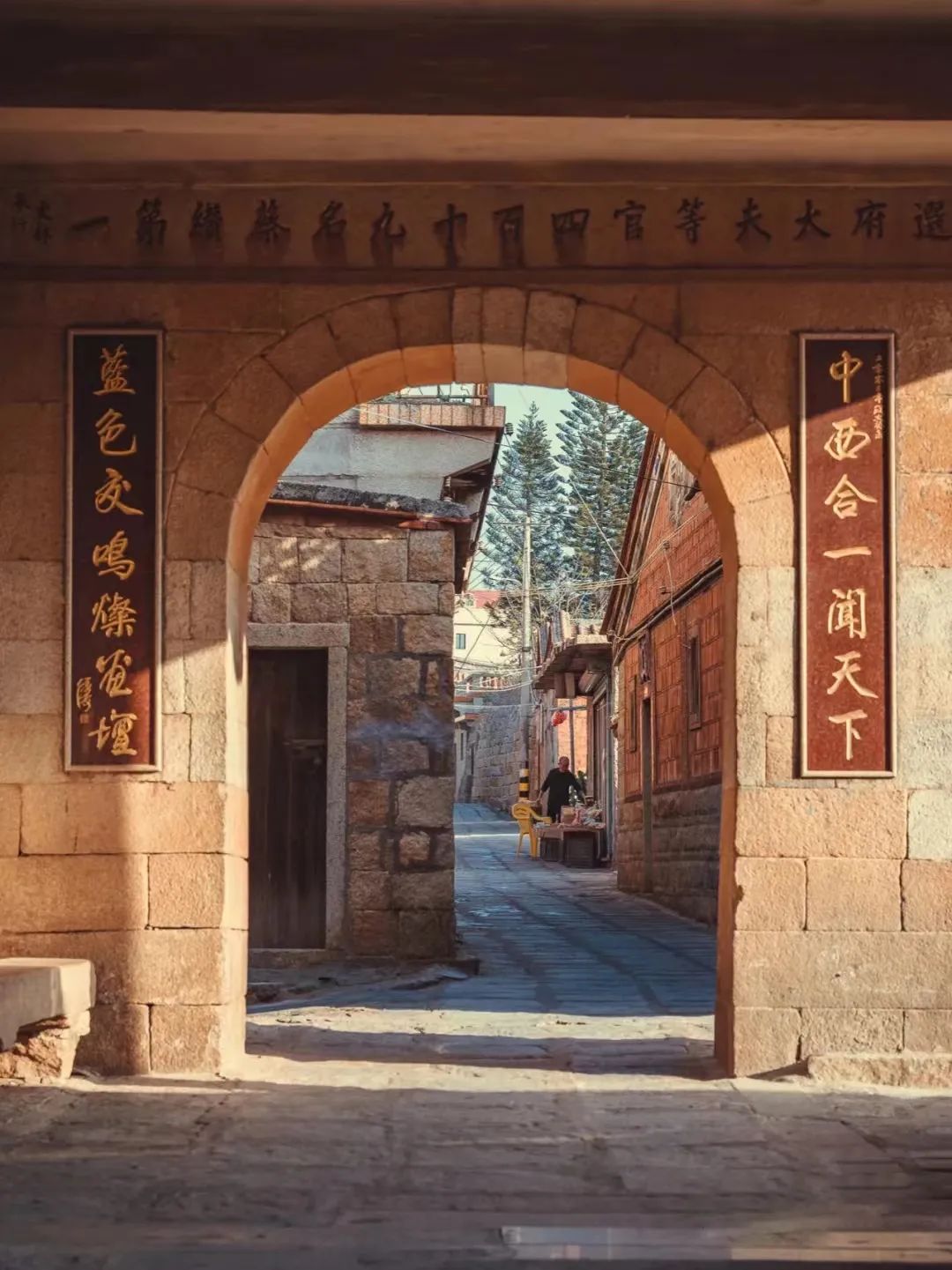 连续21年吊打厦门！这座疯狂“搞钱”的小城，藏着比三亚清净的海