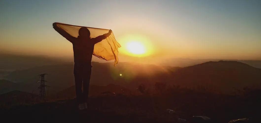 富士康之殇：社会底层的呐喊与悲歌，流水线上的诗人。