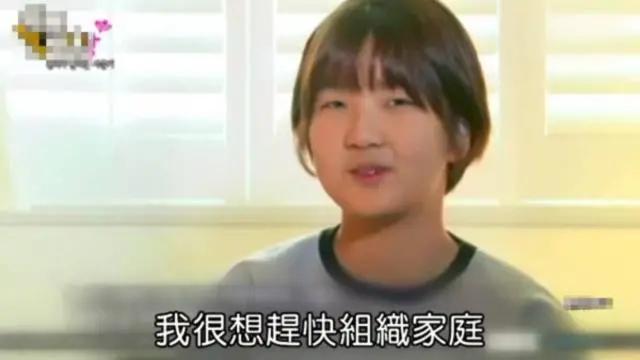 父母自杀，遭遇霸凌，早恋暴瘦100斤，崔真实女儿的成长太悲惨