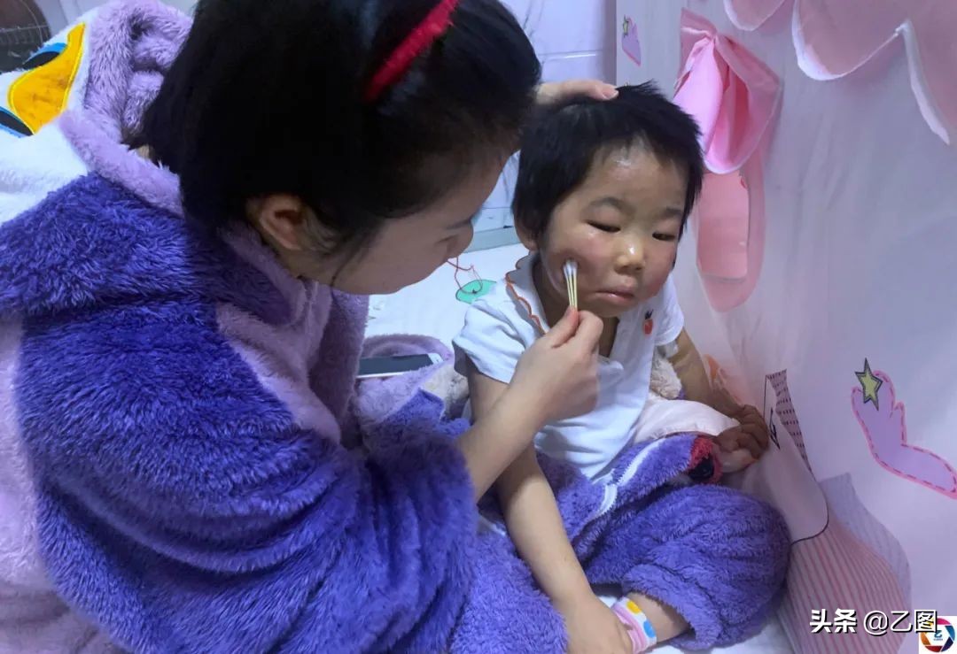 小孩一直高烧39到40度不退怎么办,小孩子发烧40度一直不退是为什么