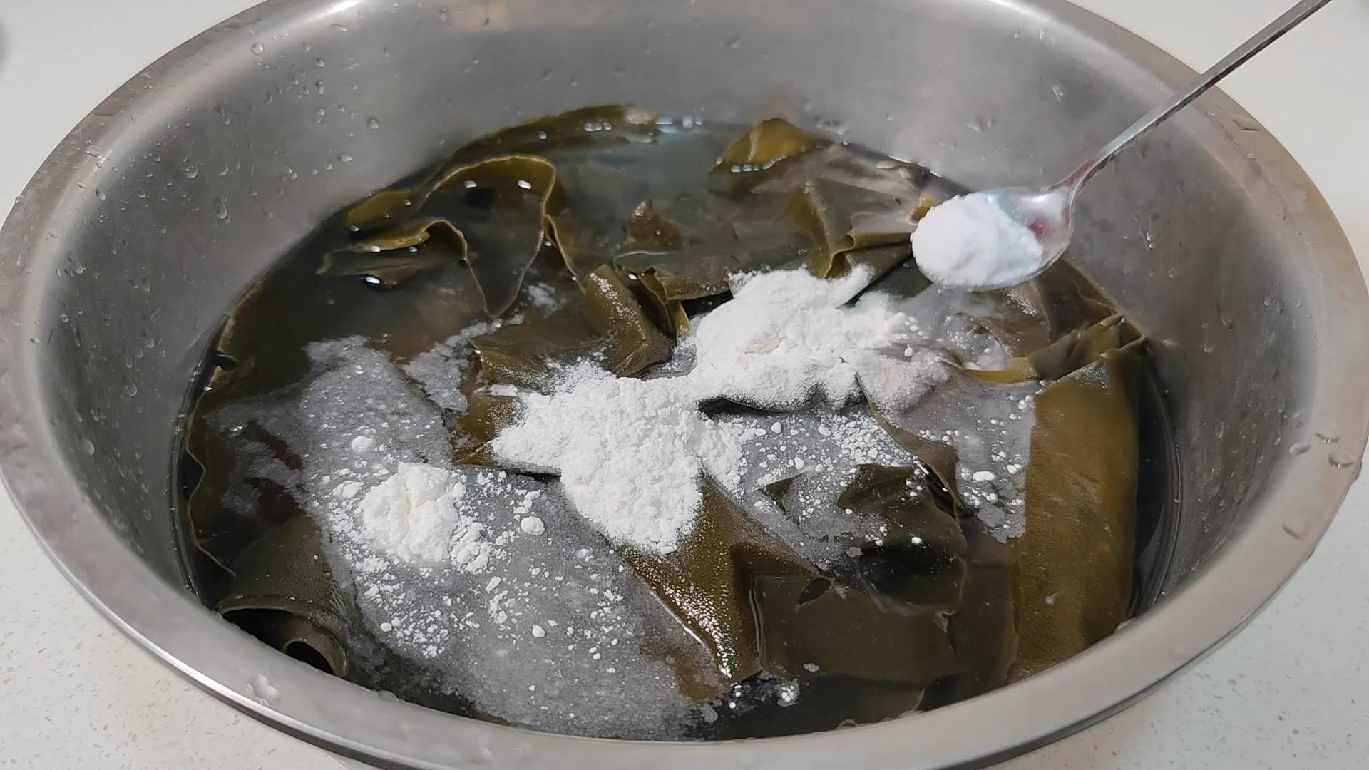 海带丝怎么快速去咸味,凉拌海带怎么去海带的腥味