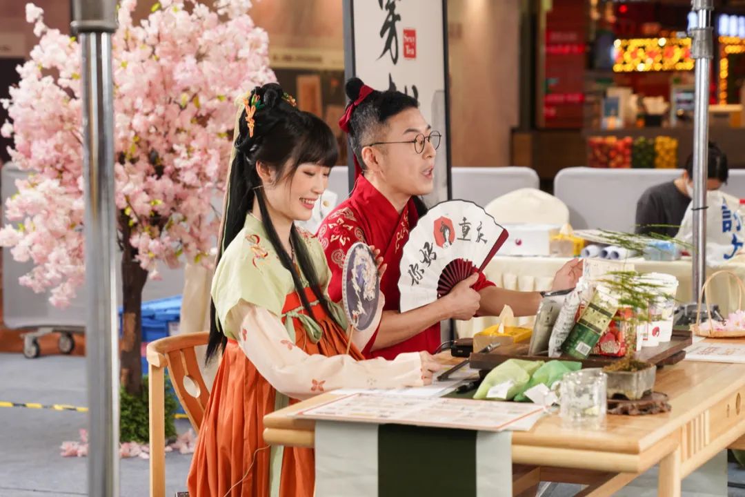 茶颜悦色入驻重庆多少家店,茶颜悦色重庆开业排队场景