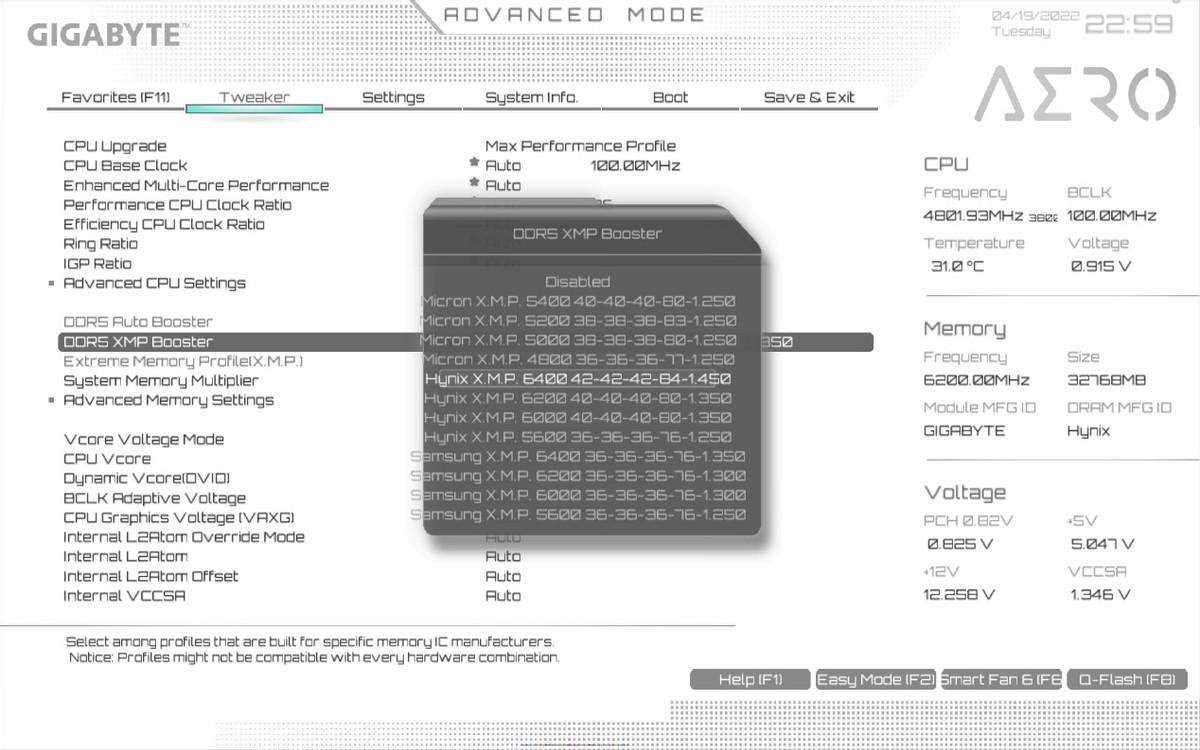 面向高端玩家、可一键超频至6400的技嘉AORUSRGBDDR56000内存条
