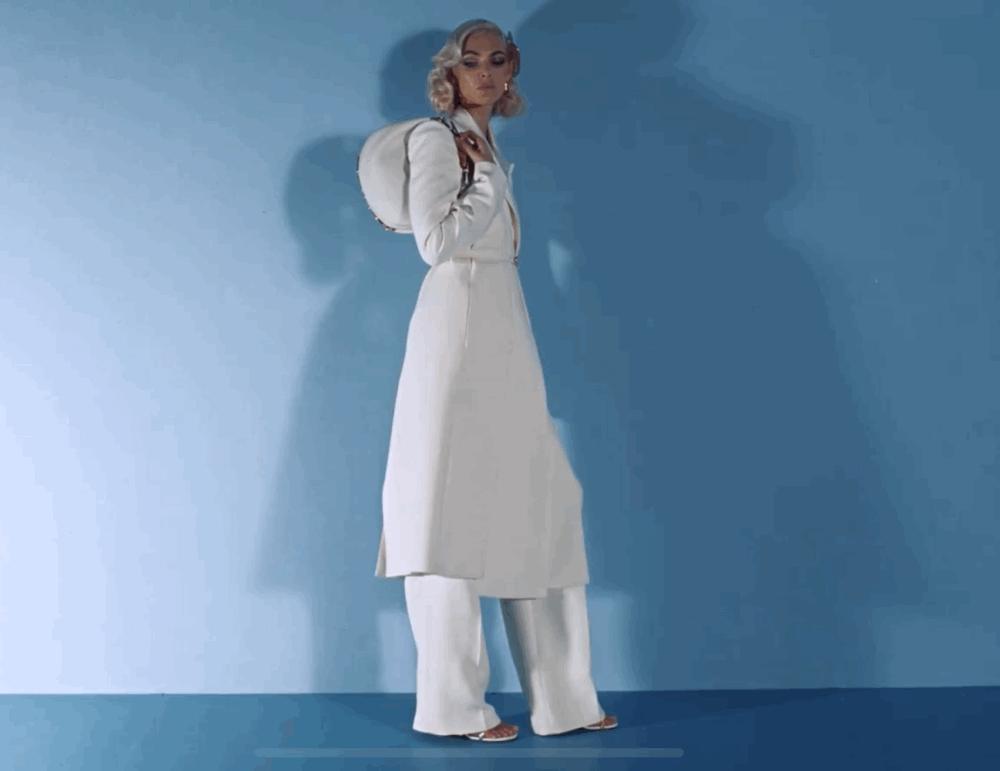 法棍包接班人？Fendi全新出的这款腋下包到底怎么样？