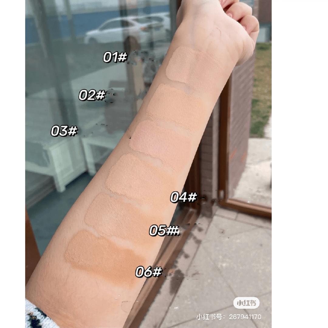 不同肤质的持妆粉底上妆手法,如何选择适合自己肌肤的粉底