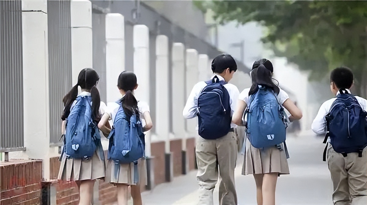 开封星联揽月湾一楼127平样板间,开封星联揽月湾与融创宸院对比