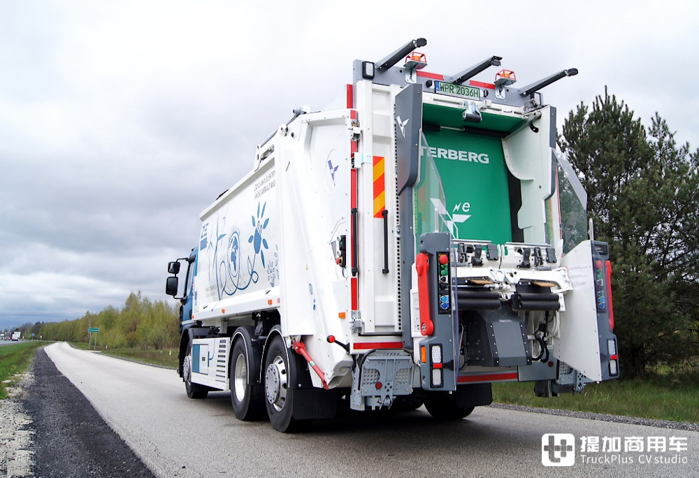 并不垃圾的垃圾车，已在波兰投放的雷诺D.ZE6x2电动环卫车实拍