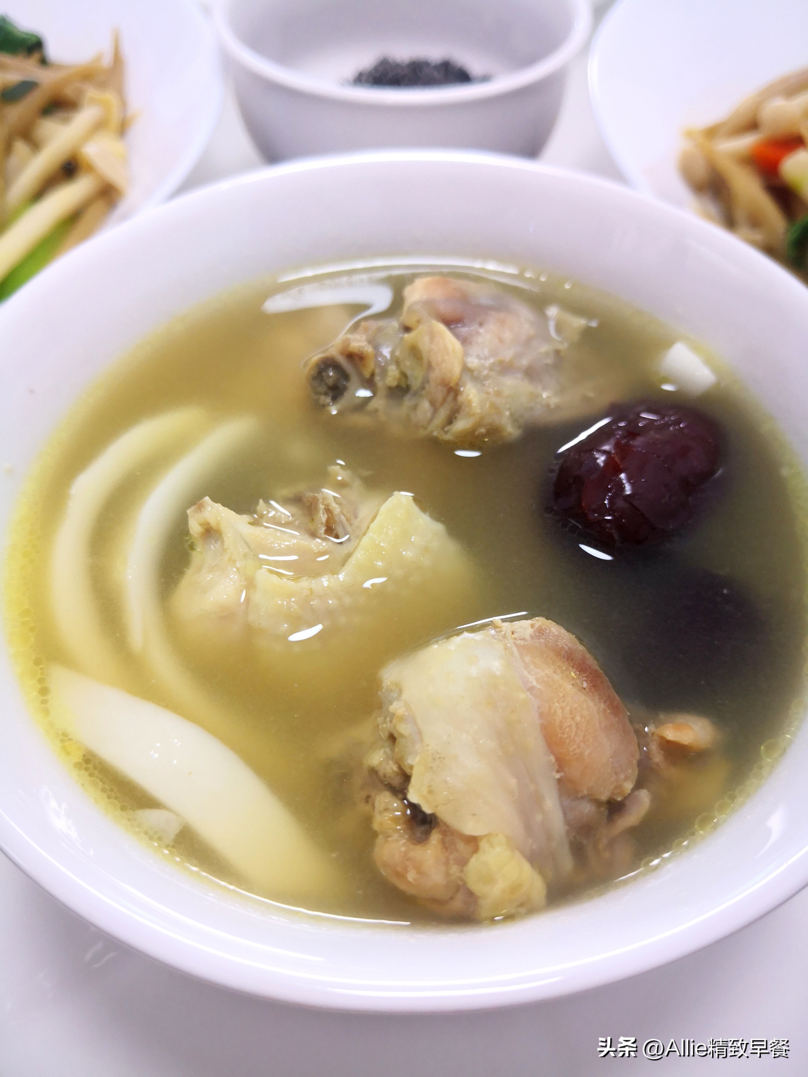 鸡汤怎么做不油腻好喝,大厨做鸡汤怎么炖好喝又不油腻