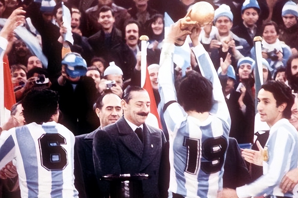 别傻了,不管你买哪支球队赢“*彩博**公司”都稳赚