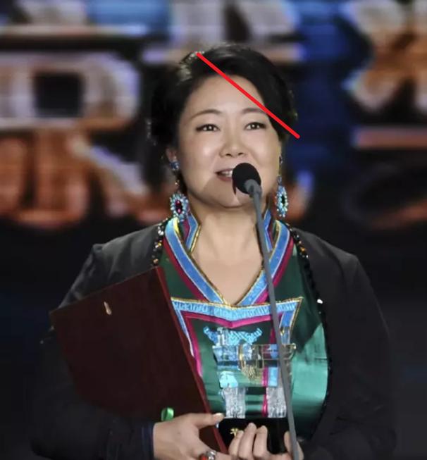 萨日娜穿搭的照片,萨日娜时尚妈妈装