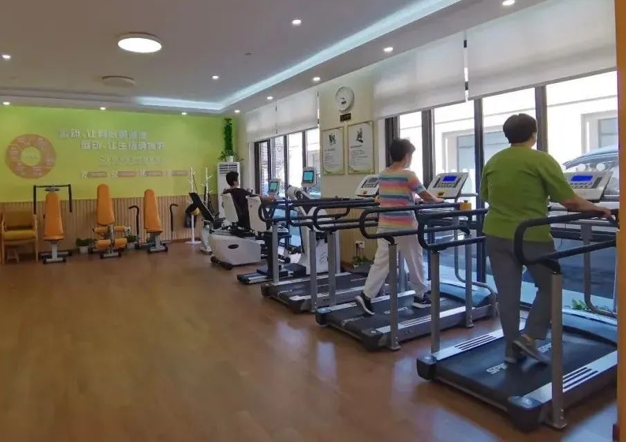 有钱年轻人如何规划养老,有钱有闲的中老年群体