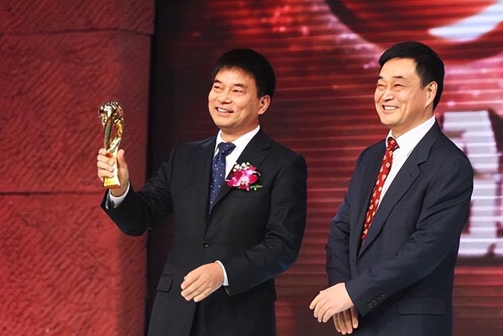 靠10万元发家的江苏首富,1000元起家的四川首富