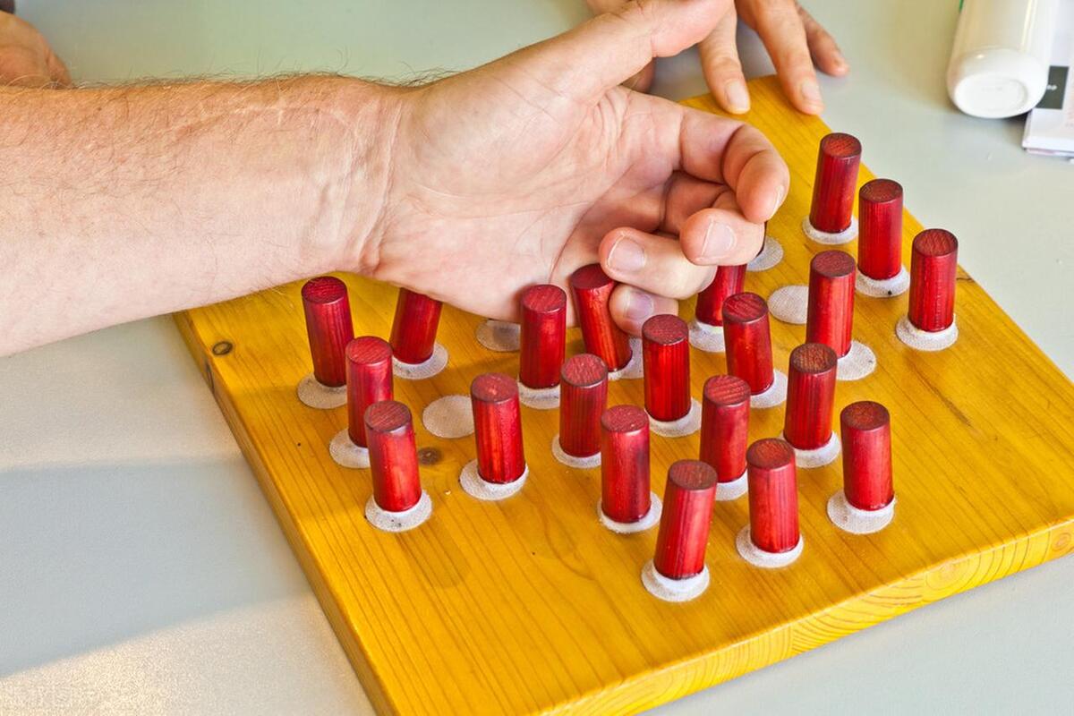 脑卒中右脚活动不便怎样康复,脑卒中康复侧卧正确姿势