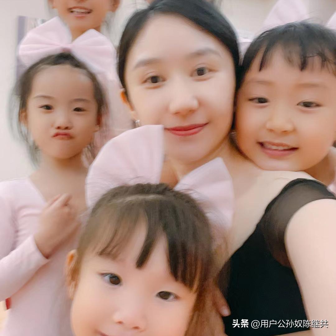 美女师资以舞塑神，漳州港爱尚文化“梦想芭蕾”年终培训精彩纷呈