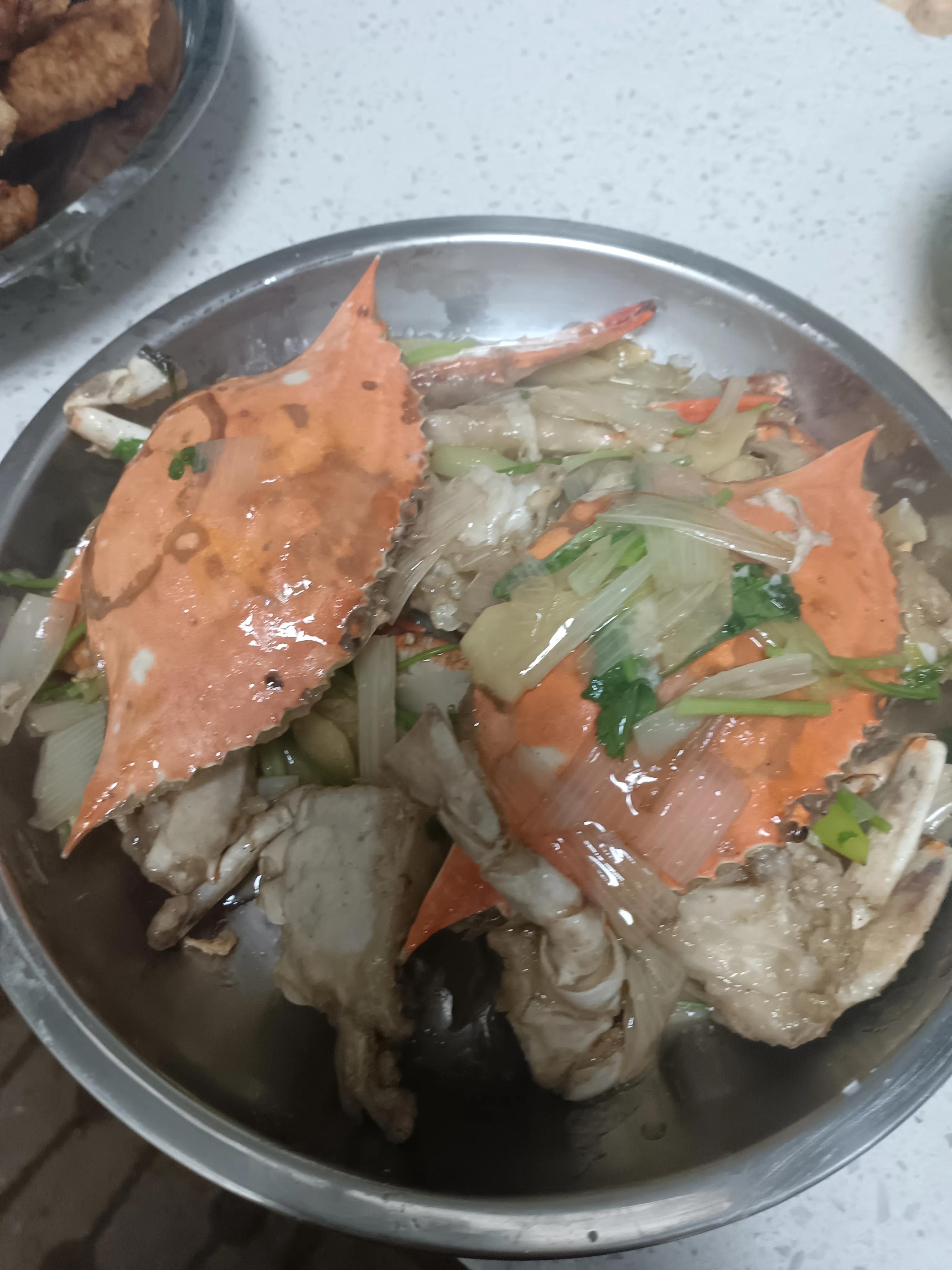 葱姜鲍鱼鸡翅螃蟹煲,葱姜炒螃蟹酒店做法