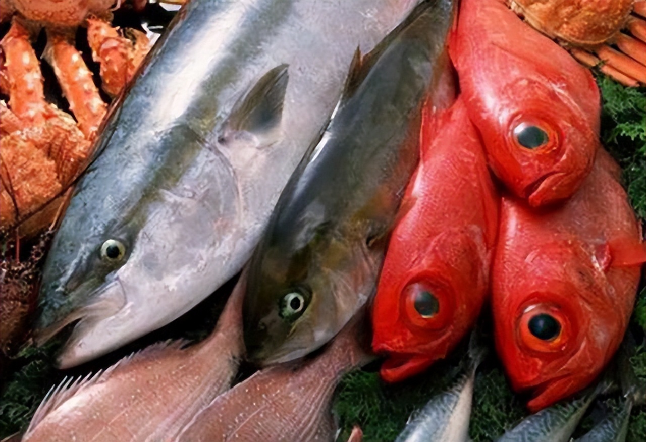 手指被小龙虾夹伤怎么办,手指被小龙虾扎了怎么办