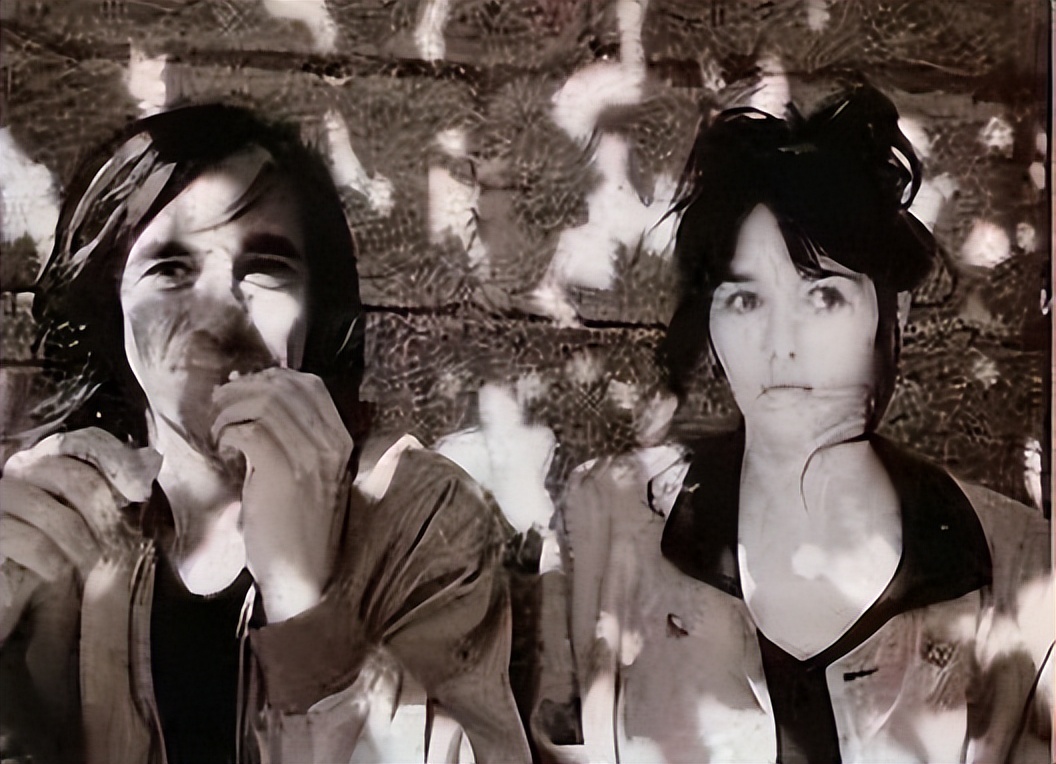 娶了巩俐的雅尔，曾有个漂亮的未婚妻，对方正是法国女神阿佳妮