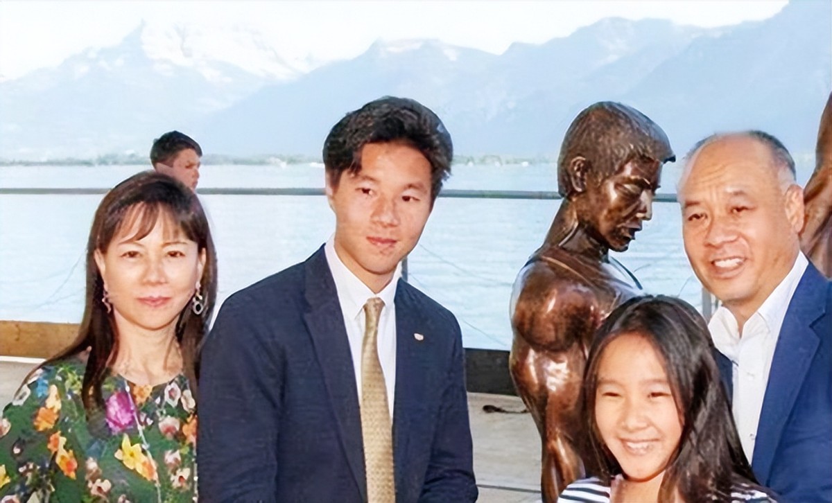 李宁儿女照片大全,李宁儿子女儿照片