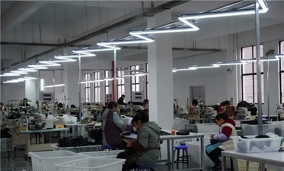 “小皮包”闯入国际大市场“广州总部+安顺基地”带动普定经济发展、群众就业