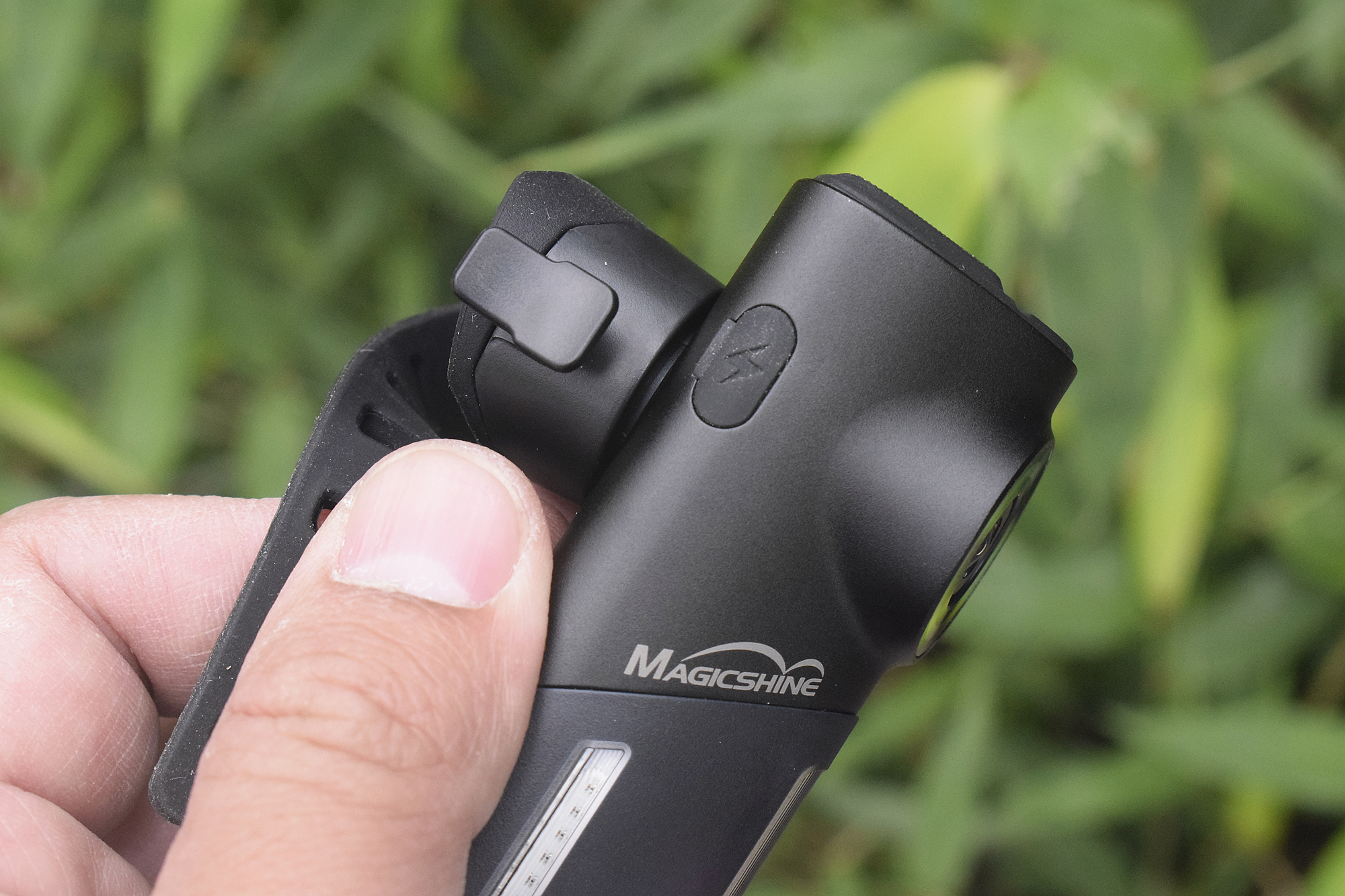 迈极炫自行车尾灯夜骑灯测评,迈极炫摄像头尾灯使用方法