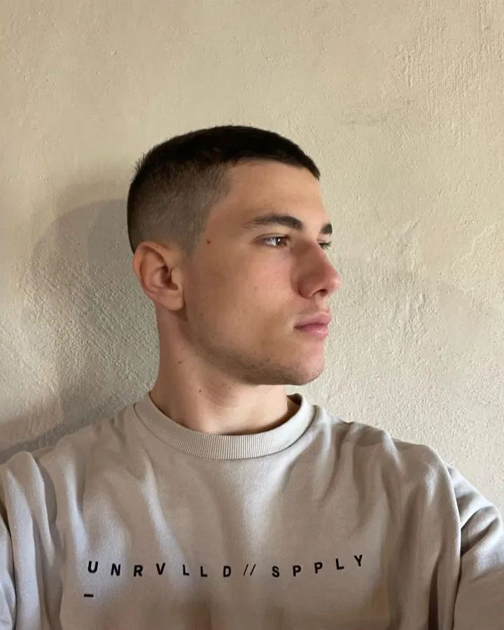 189cm“天使男模”官宣4胎，网友麻了：他才25岁啊？！