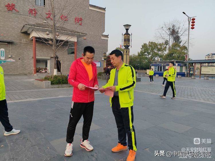 向雷锋同志学习60周年纪念活动,向雷锋同志学习题词视频