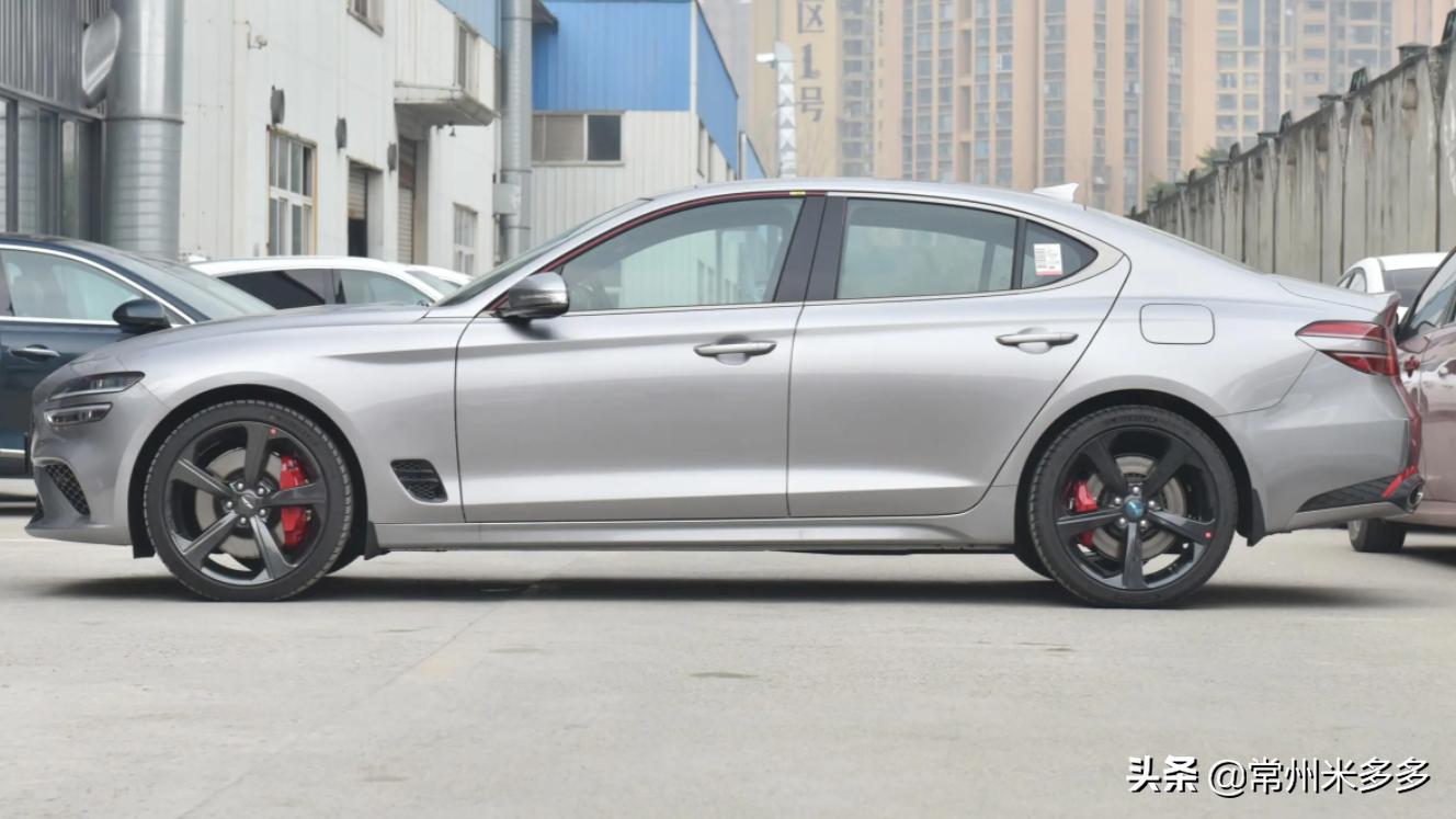 24款捷尼赛思g70后驱旗舰落地优惠,2.0t排量8at车型推荐