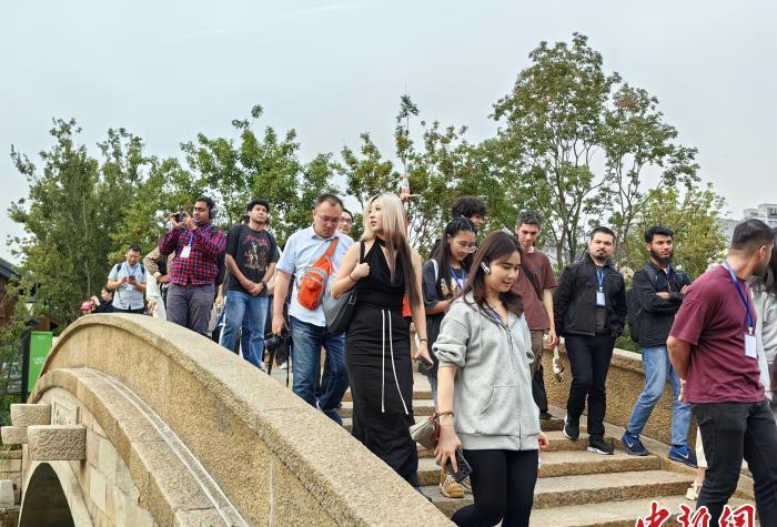 美国留学生游上海外滩,留学生的上海之旅